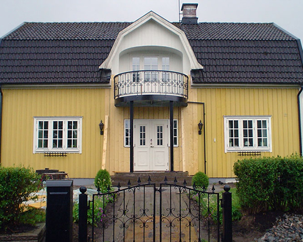 Smidesgrind och balkong till villa, AJAB Smide AB
