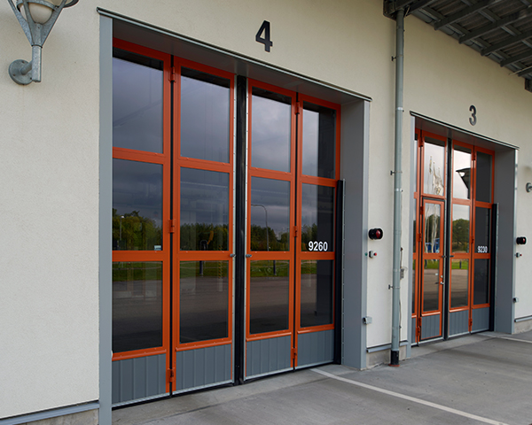 Industriport, vikport, ambulansgarage, AJAB Smide AB